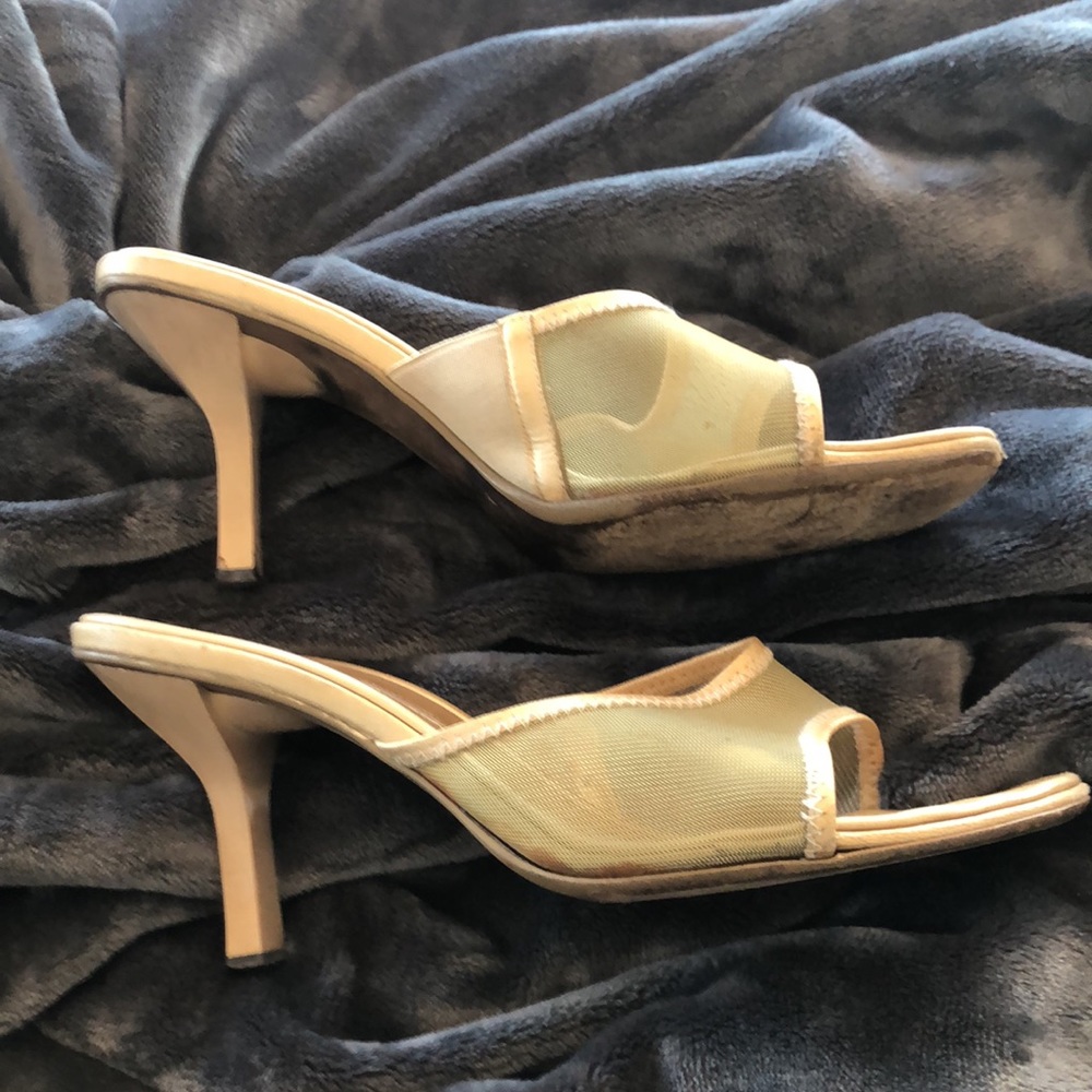 Donald Pliner Gold classic leather heels. Gold mesh see through toes.